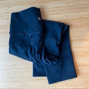 NEW CONDITION Lululemon cropped leggings